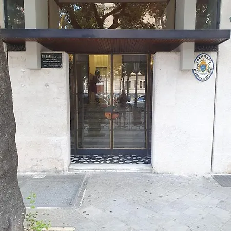 Stanza Privata 2 O 3 Posti Letto Con Bagno Privato In E Balcone Casa Vacanze Cado Dalle Nubi Bari