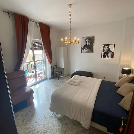 Penzion Stanza Privata 2 O 3 Posti Letto Con Bagno Privato In E Balcone Casa Vacanze Cado Dalle Nubi